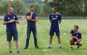 De gauche à droite : le président Guillaume Fourcade et le staff de l'équipe de National : Nicolas Valladier, Laurent Giraud et Michael Pierzak, coach principal